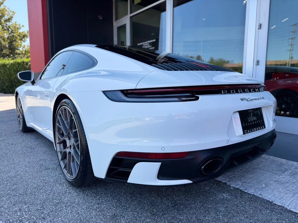 2020 Porsche 992 Carrera 4S - Image 15 of 31
