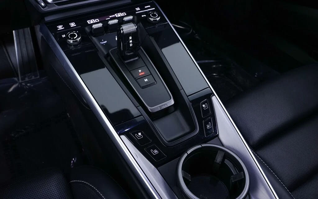 2020 Porsche 992 Carrera 4S - Image 25 of 27