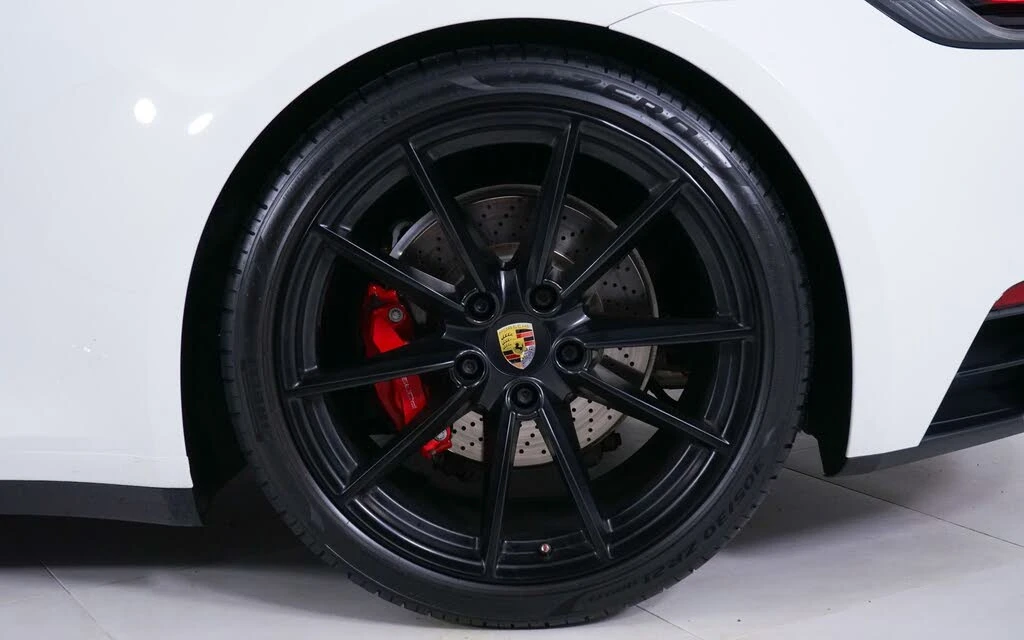 2020 Porsche 992 Carrera 4S - Image 12 of 27
