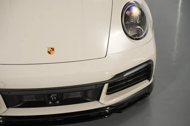 2020 Porsche 992 Carrera 4S - Image 13 of 31