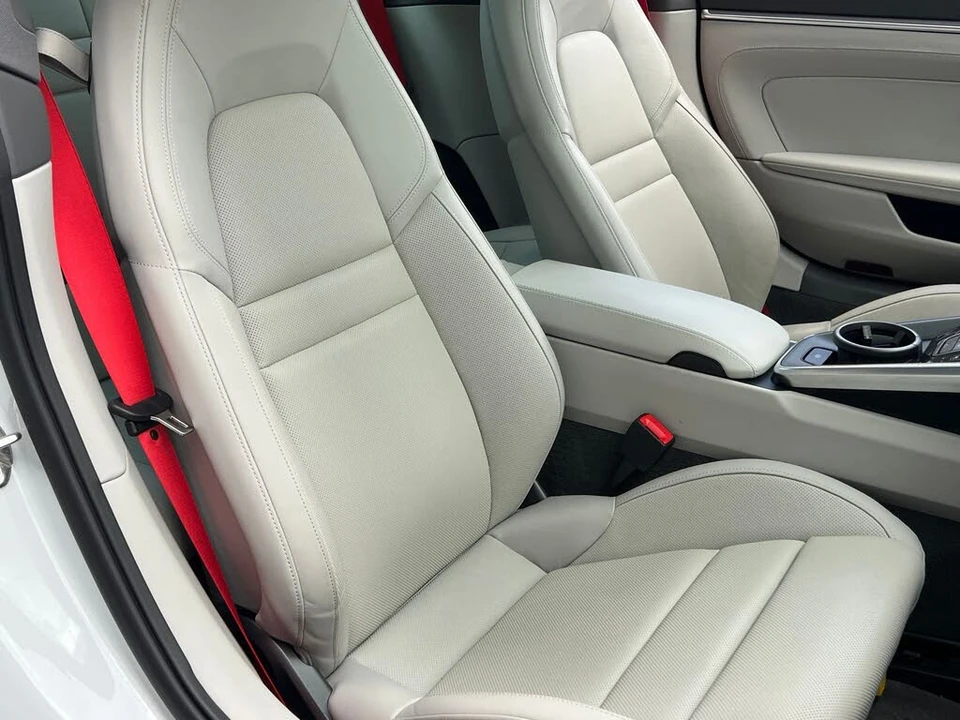 2020 Porsche 992 Carrera 4S - Image 15 of 31