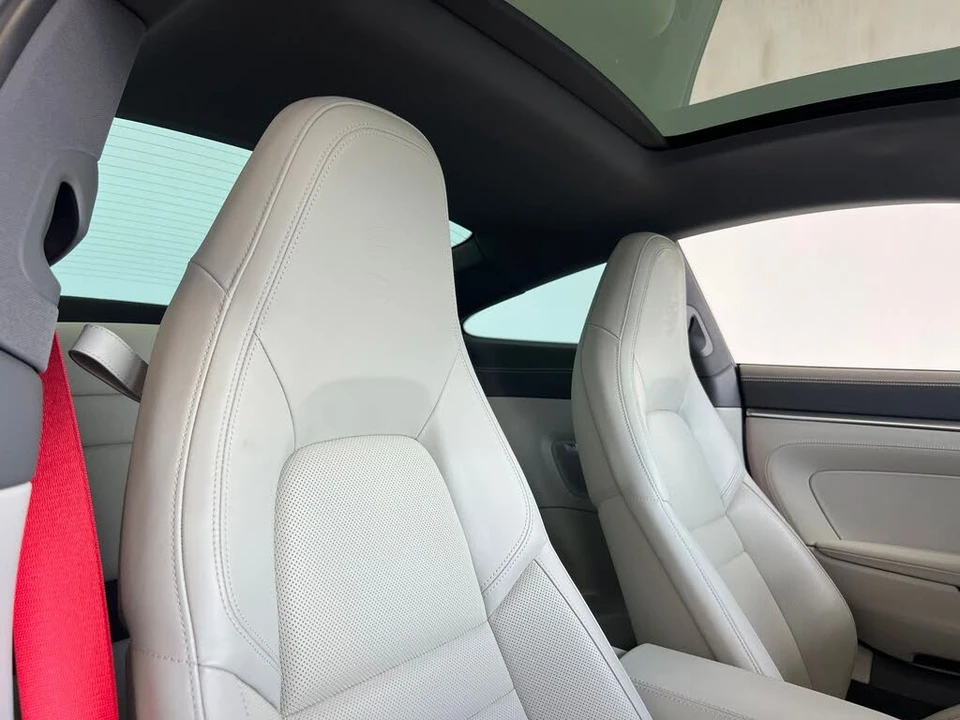 2020 Porsche 992 Carrera 4S - Image 18 of 31