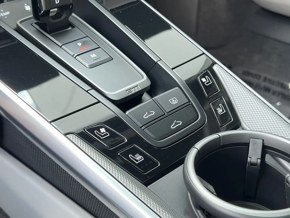 2020 Porsche 992 Carrera 4S - Image 27 of 31