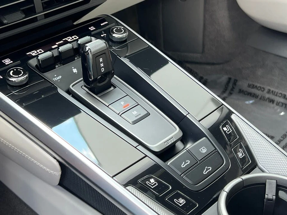 2020 Porsche 992 Carrera 4S - Image 26 of 31