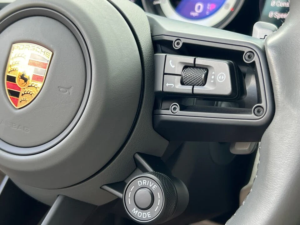 2020 Porsche 992 Carrera 4S - Image 21 of 31
