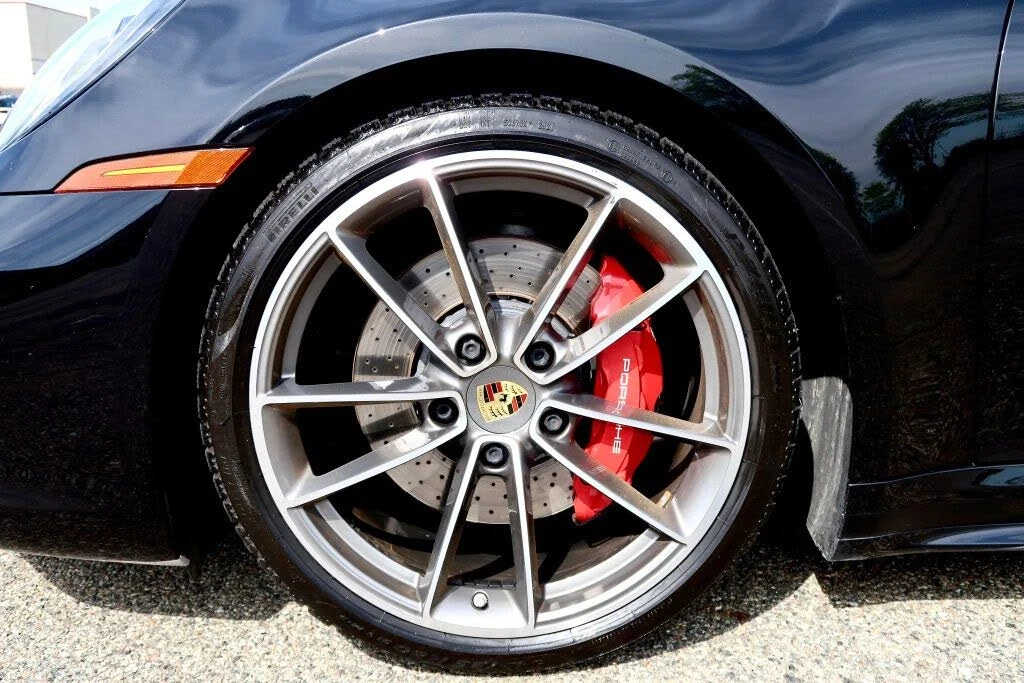 2020 Porsche 992 Carrera 4S - Image 10 of 31