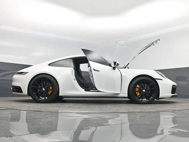 2020 Porsche 992 Carrera 4S - Image 7 of 31