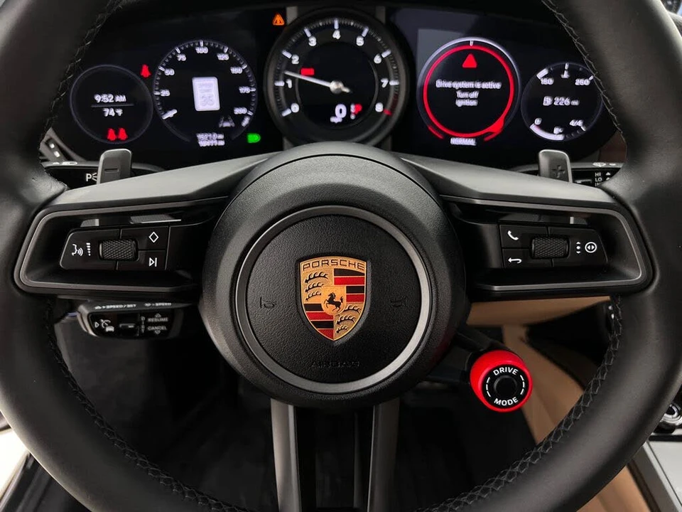 2020 Porsche 992 Carrera 4S - Image 15 of 31