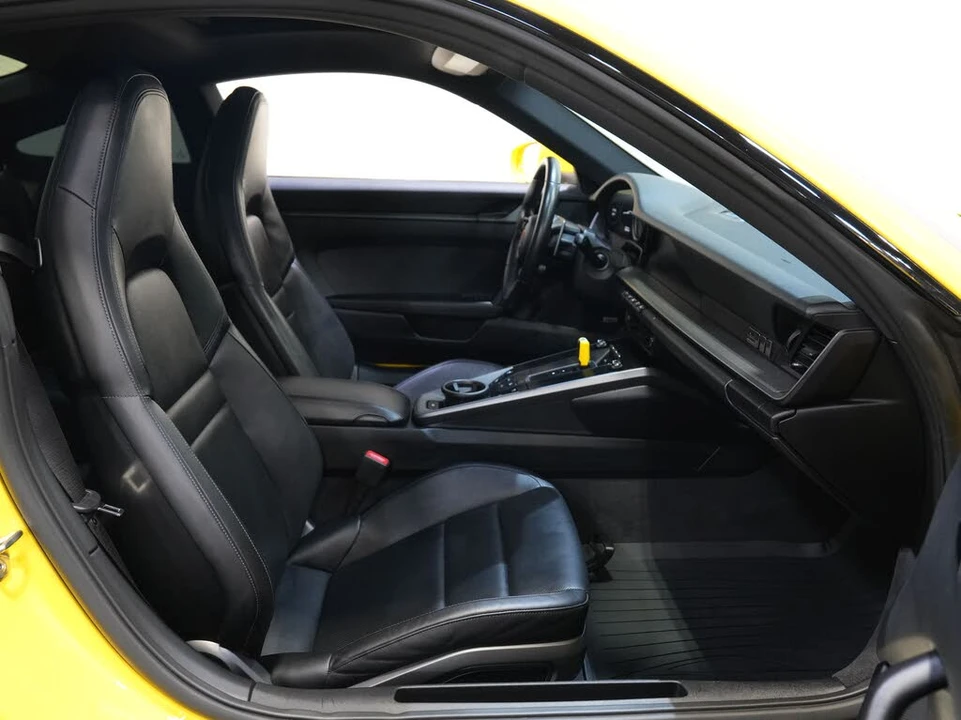 2020 Porsche 992 Carrera 4S - Image 29 of 31