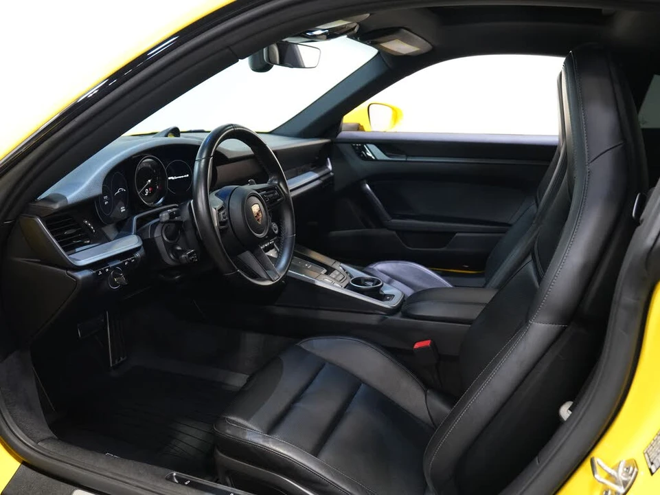 2020 Porsche 992 Carrera 4S - Image 27 of 31