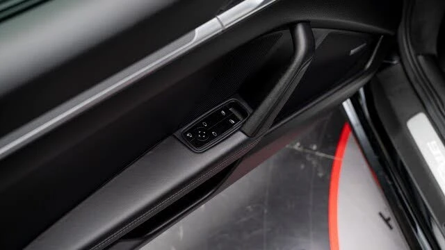 2020 Porsche 992 Carrera 4S - Image 20 of 31