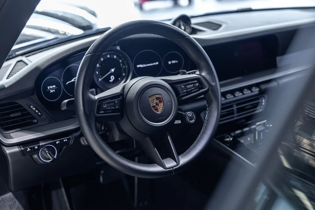 2020 Porsche 992 Carrera 4S - Image 11 of 31