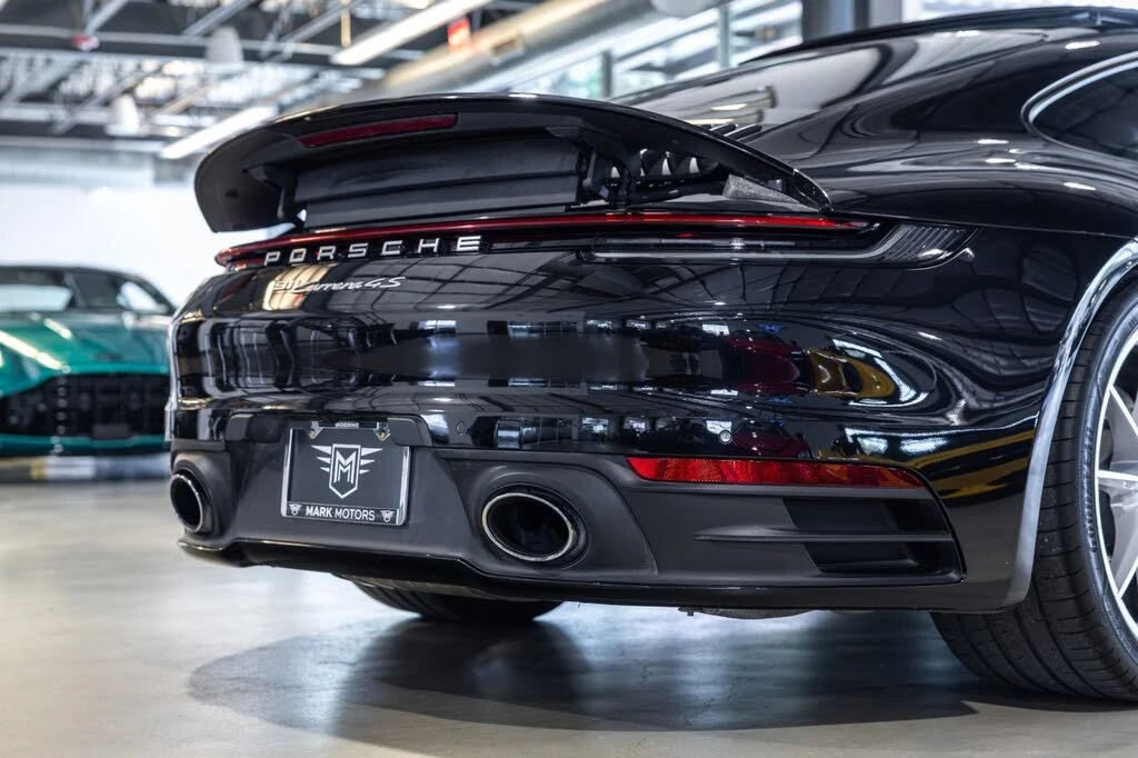 2020 Porsche 992 Carrera 4S - Image 25 of 31
