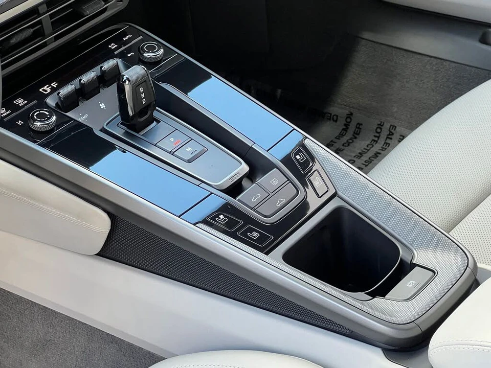 2020 Porsche 992 Carrera 4S - Image 28 of 31