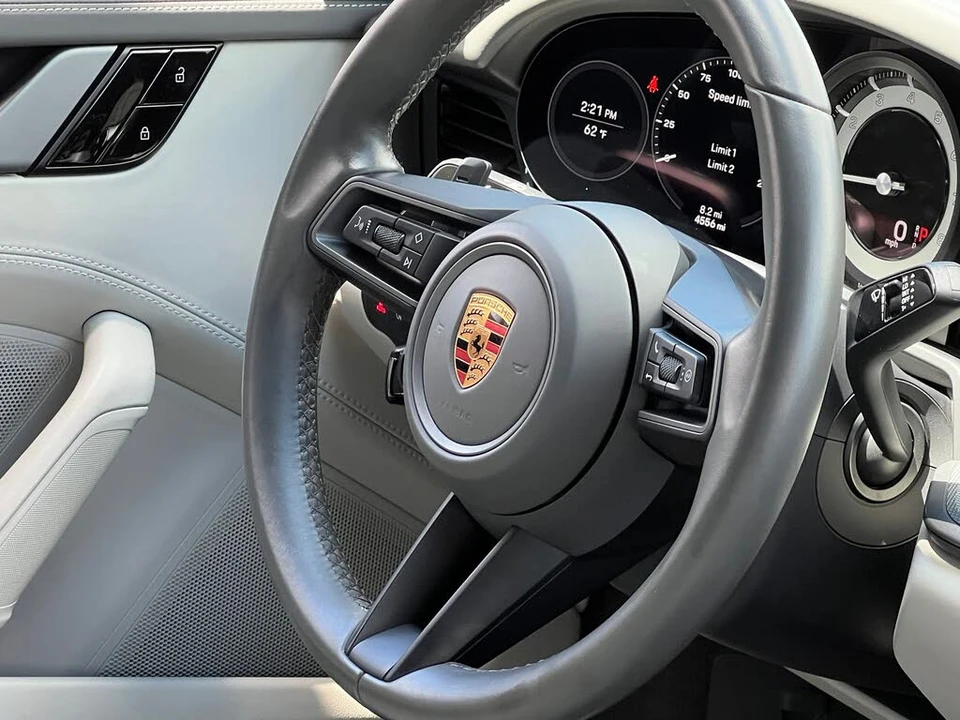2020 Porsche 992 Carrera 4S - Image 21 of 31