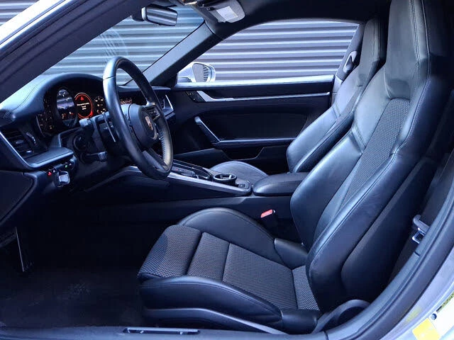 2020 Porsche 992 Carrera 4S - Image 16 of 31