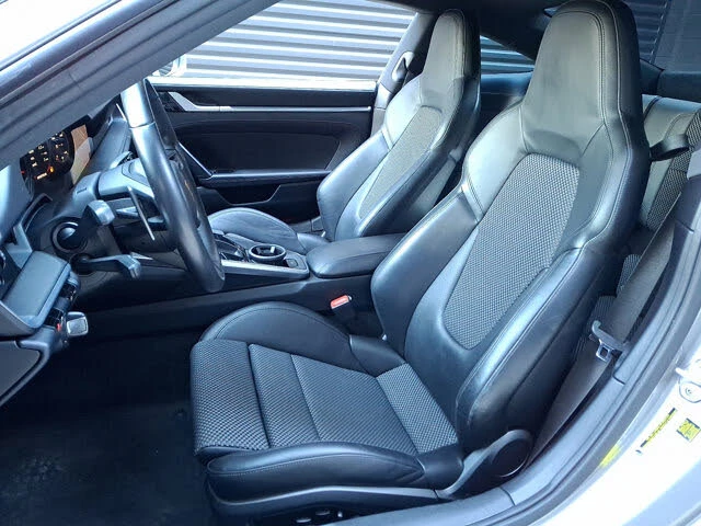 2020 Porsche 992 Carrera 4S - Image 5 of 31
