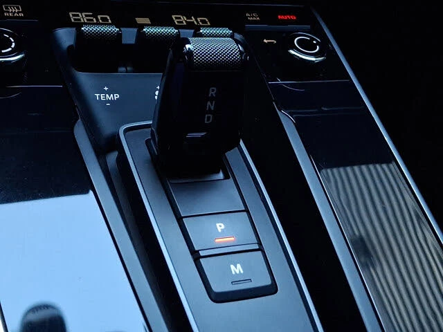 2020 Porsche 992 Carrera 4S - Image 17 of 31
