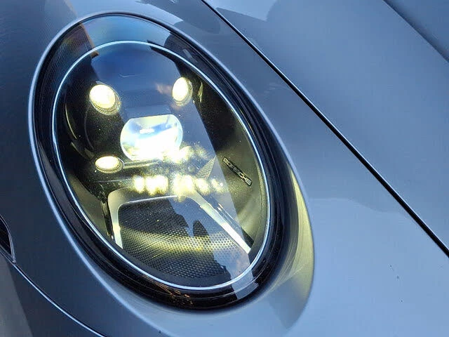2020 Porsche 992 Carrera 4S - Image 12 of 31