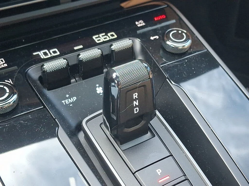 2020 Porsche 992 Carrera 4S - Image 15 of 30
