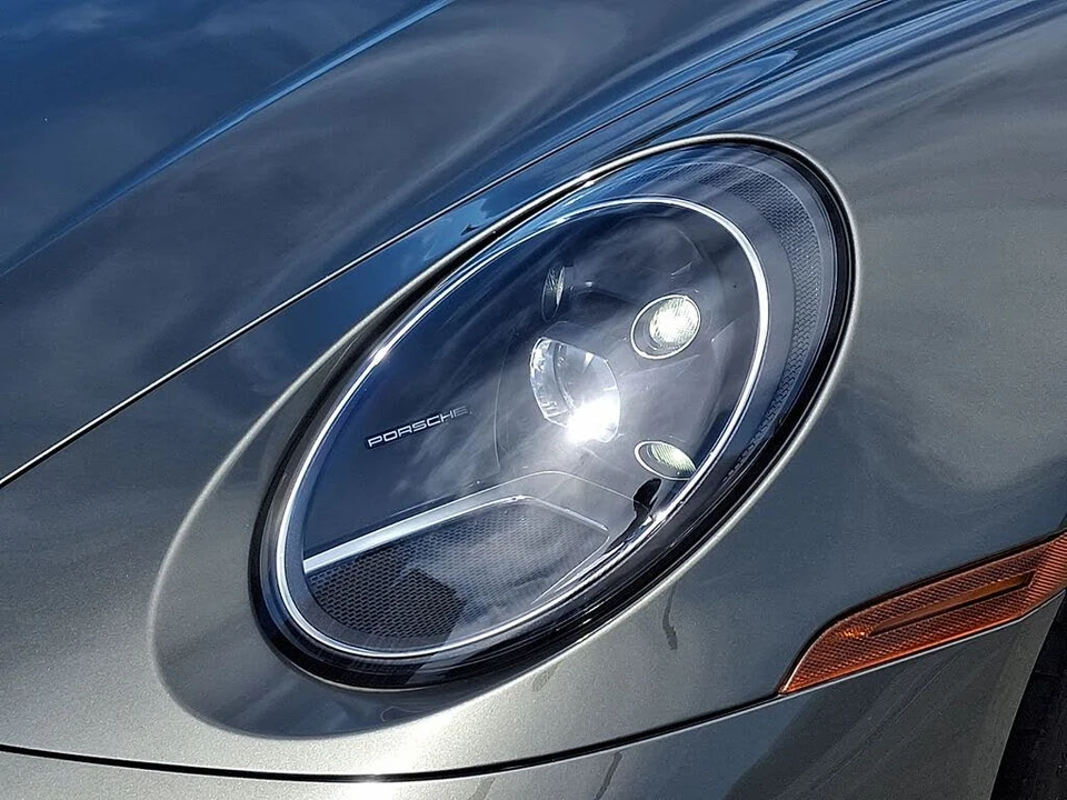 2020 Porsche 992 Carrera 4S - Image 11 of 30
