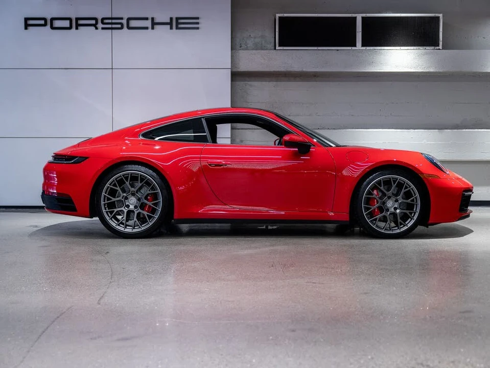 2020 Porsche 992 Carrera 4S - Image 9 of 31