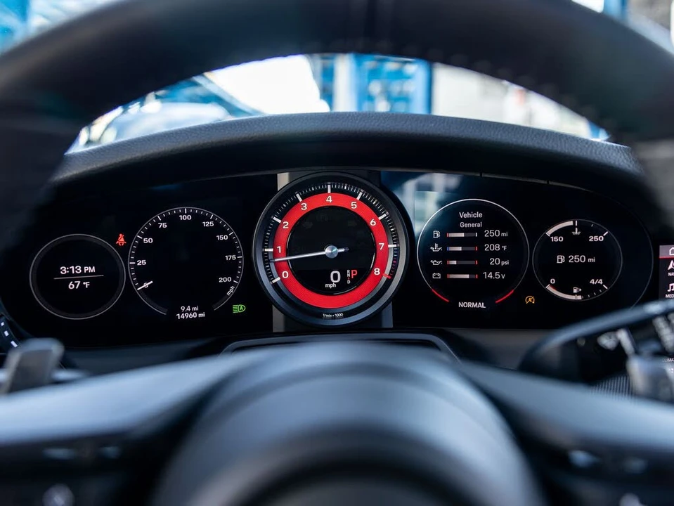2020 Porsche 992 Carrera 4S - Image 27 of 31
