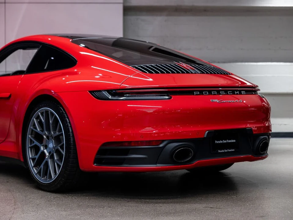 2020 Porsche 992 Carrera 4S - Image 25 of 31