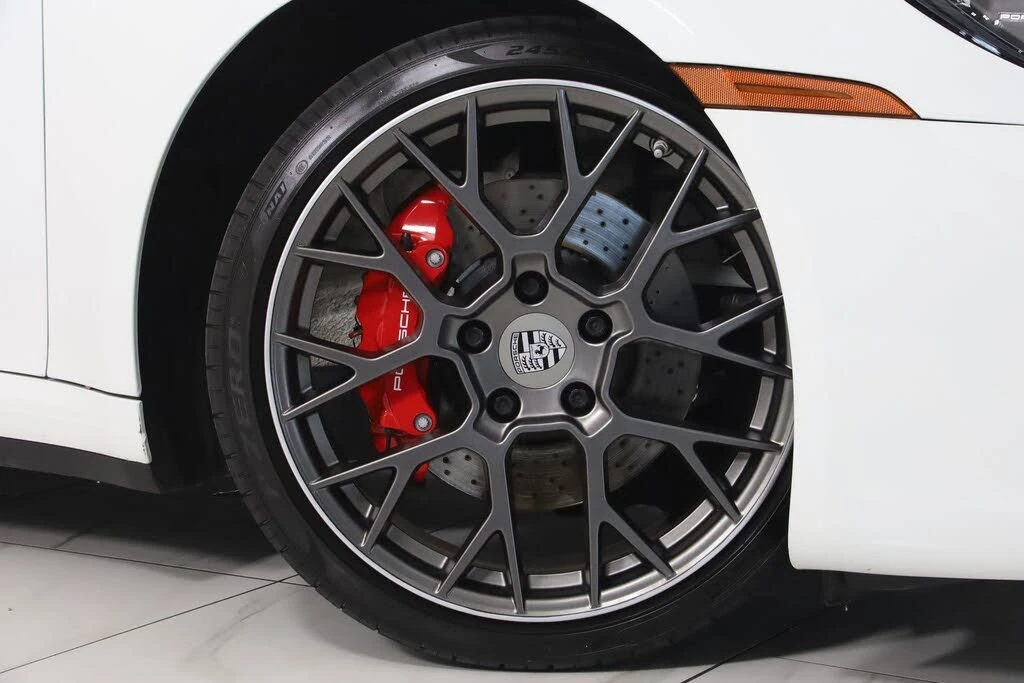 2020 Porsche 992 Carrera 4S - Image 16 of 31