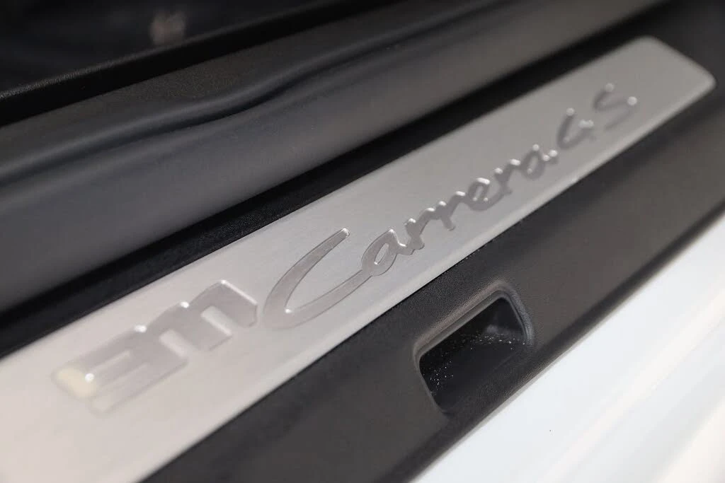 2020 Porsche 992 Carrera 4S - Image 14 of 31