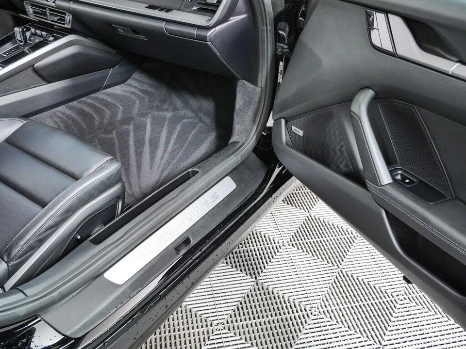 2020 Porsche 992 Carrera 4S - Image 22 of 31