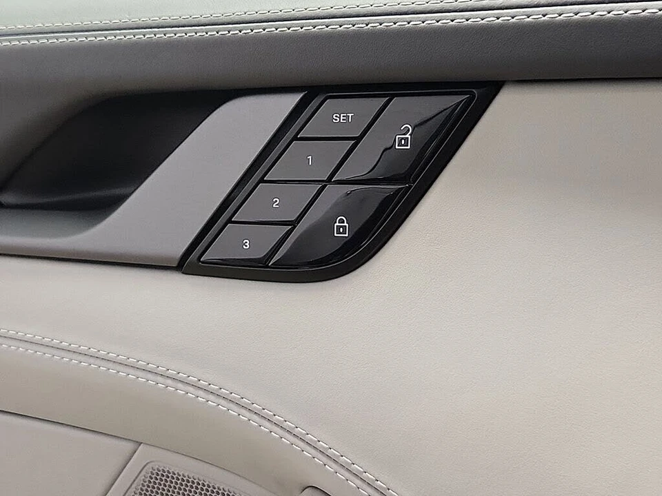 2020 Porsche 992 Carrera 4S - Image 24 of 31
