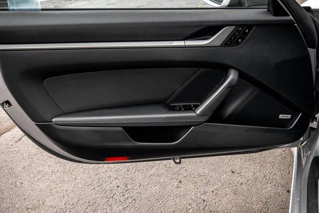 2020 Porsche 992 Carrera 4S - Image 11 of 31