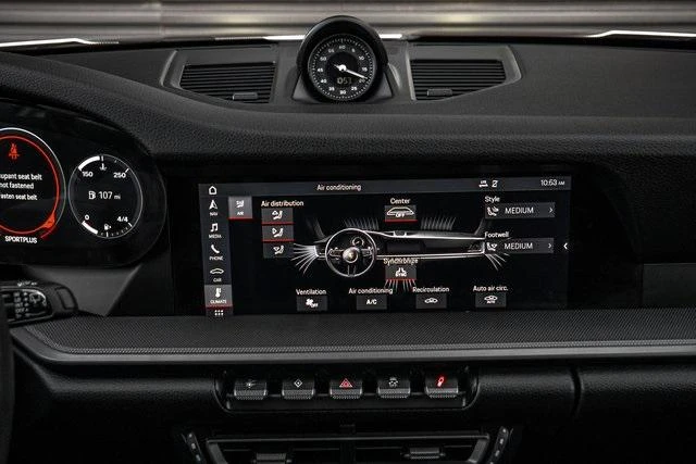 2020 Porsche 992 Carrera 4S - Image 23 of 31