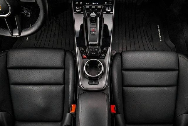 2020 Porsche 992 Carrera 4S - Image 27 of 31