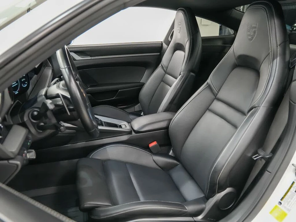 2020 Porsche 992 Carrera 4S - Image 5 of 31