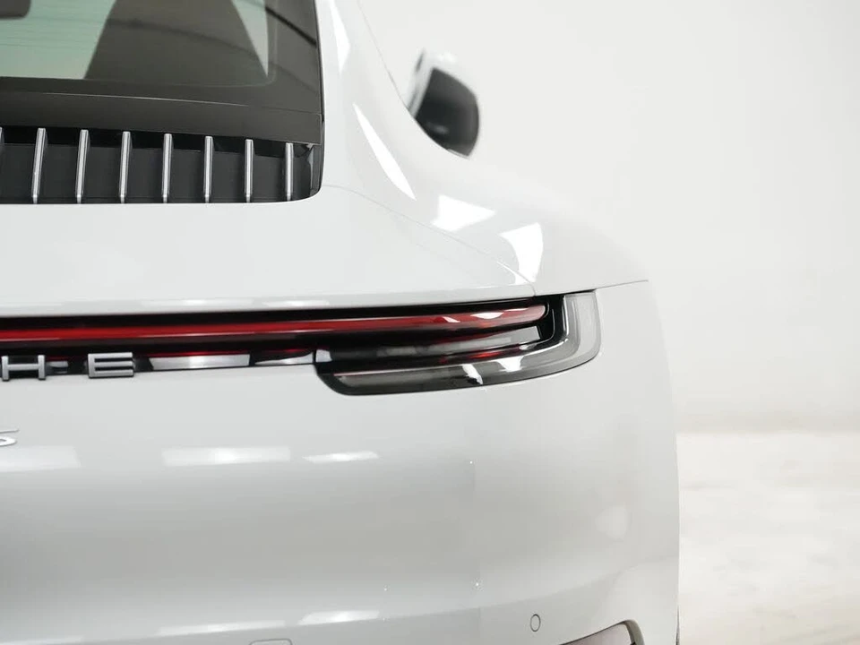 2020 Porsche 992 Carrera 4S - Image 12 of 31