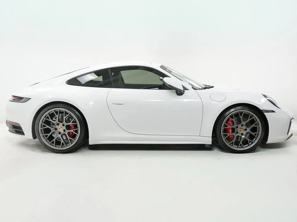 2020 Porsche 992 Carrera 4S - Image 9 of 31