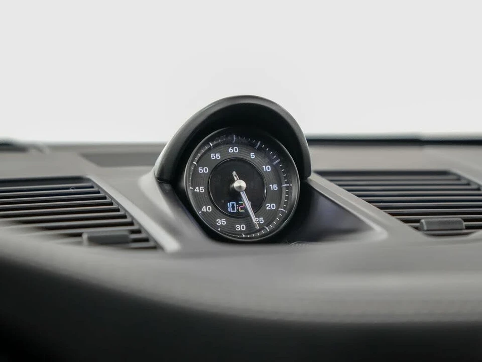 2020 Porsche 992 Carrera 4S - Image 26 of 31