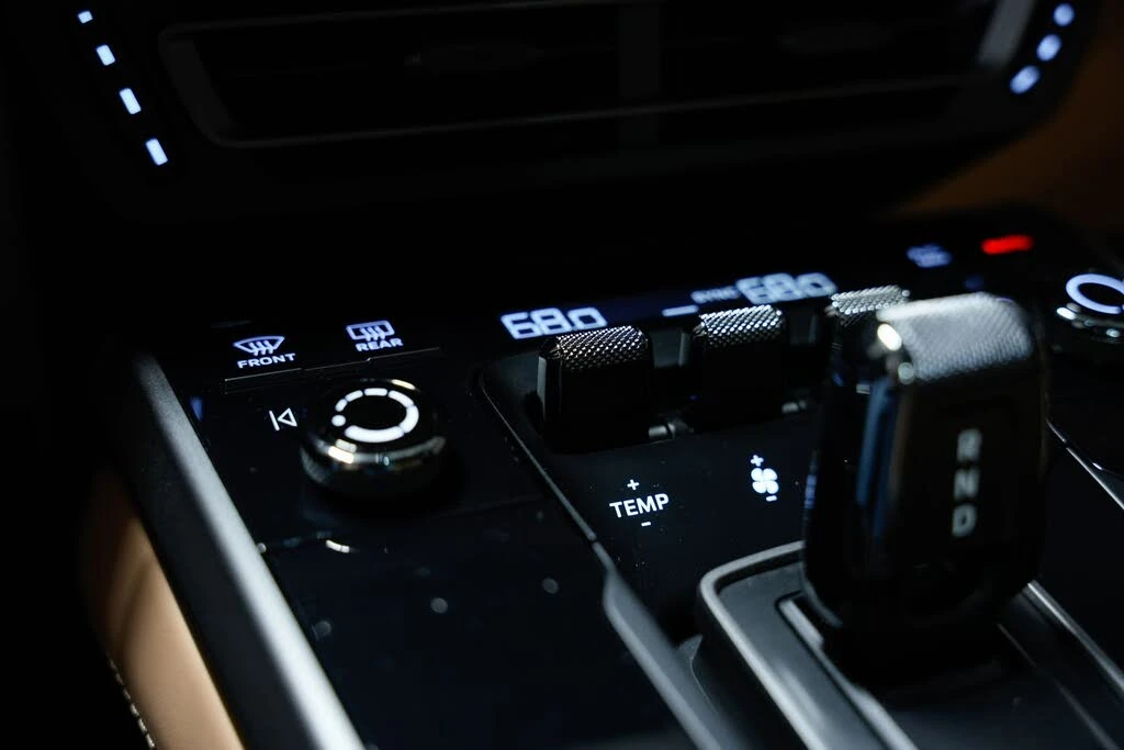 2020 Porsche 992 Carrera 4S - Image 17 of 31