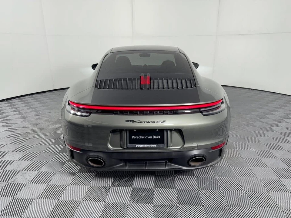 2020 Porsche 992 Carrera 4S - Image 11 of 31
