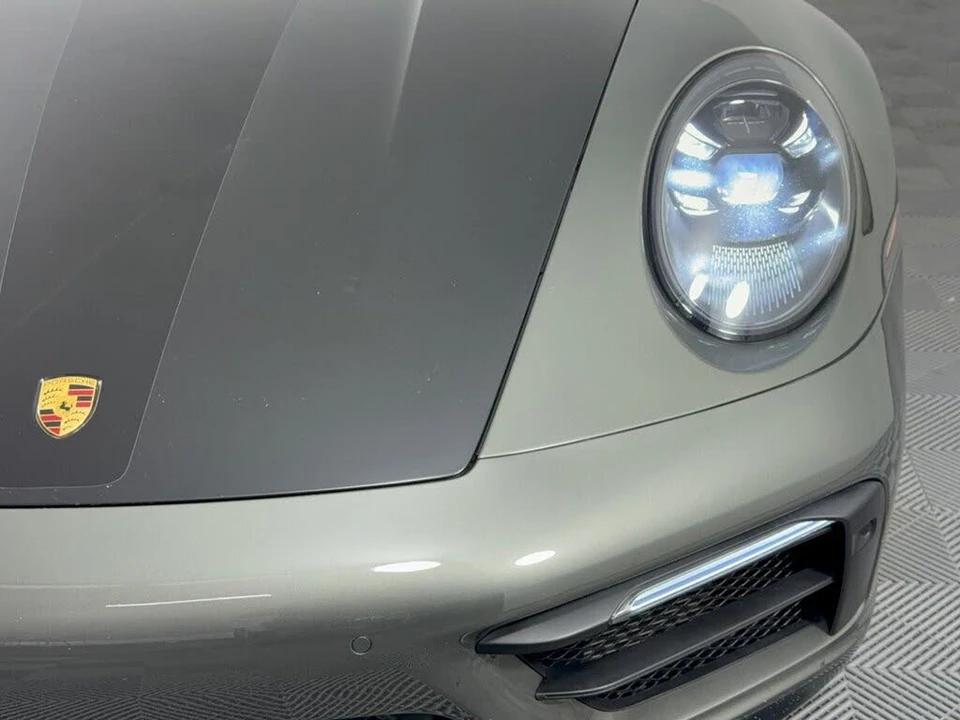 2020 Porsche 992 Carrera 4S - Image 12 of 31