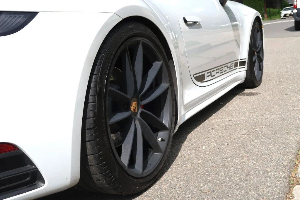 2020 Porsche 992 Carrera 4S - Image 14 of 30