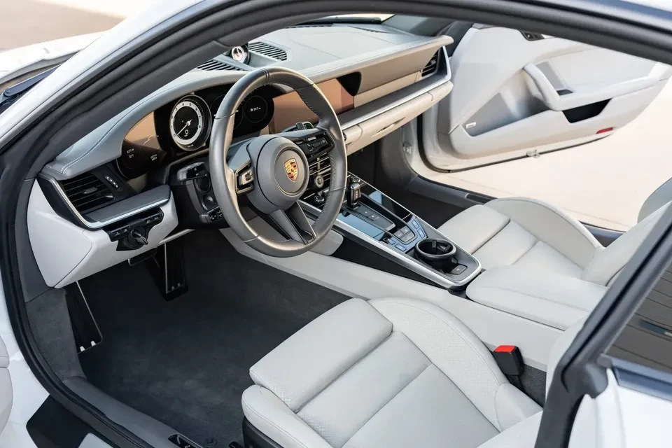 2020 Porsche 992 Carrera 4S - Image 5 of 6