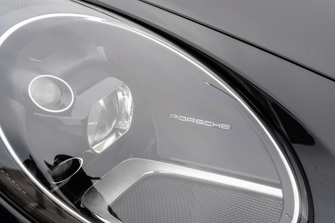 2020 Porsche 992 Carrera 4S - Image 13 of 31
