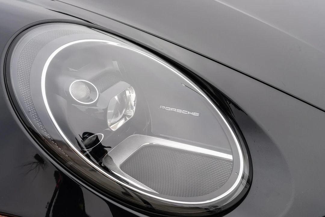 2020 Porsche 992 Carrera 4S - Image 12 of 31