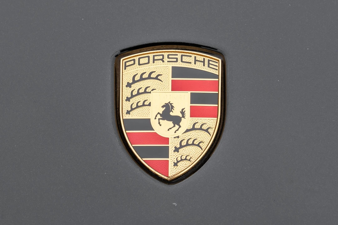 2020 Porsche 992 Carrera 4S - Image 15 of 31