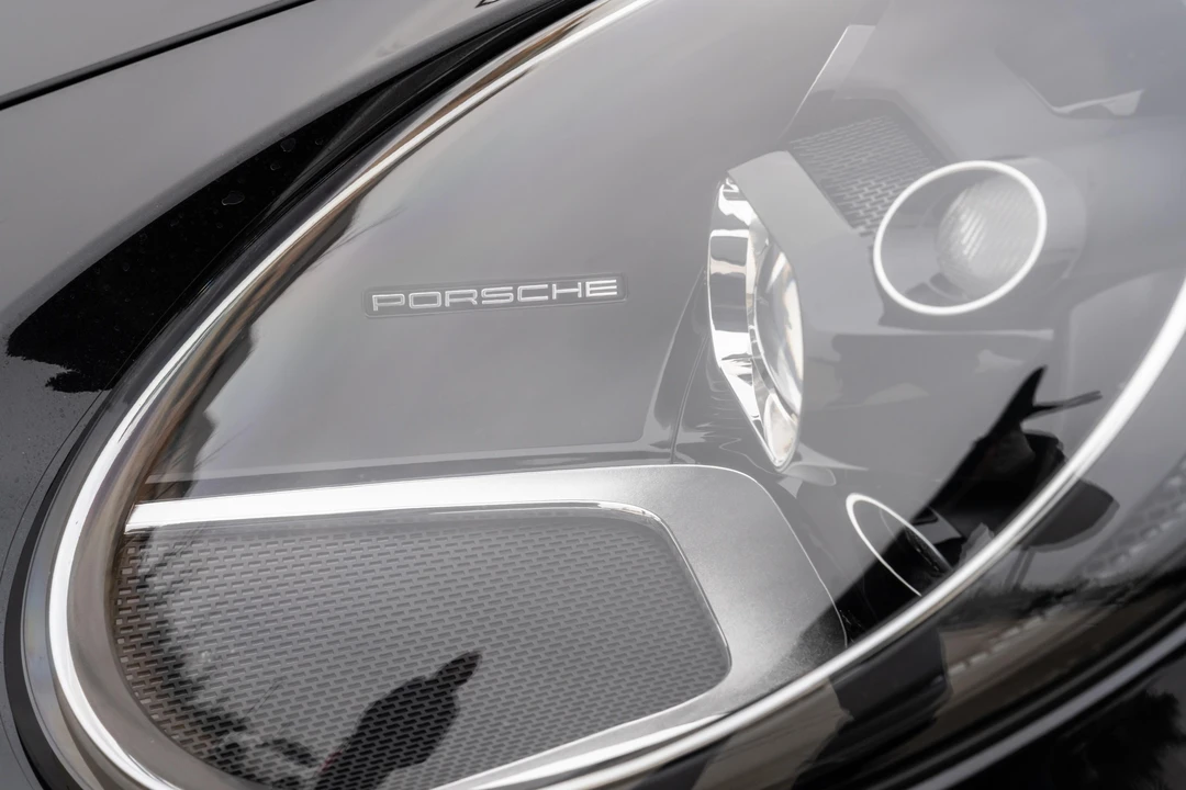 2020 Porsche 992 Carrera 4S - Image 17 of 31