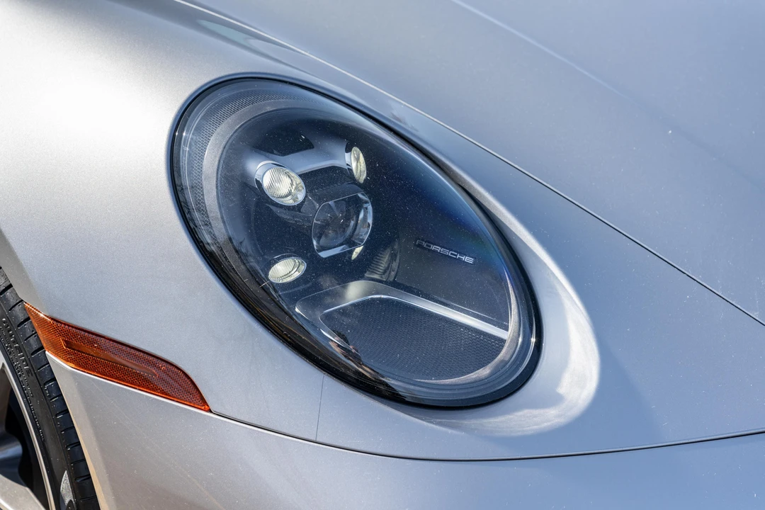 2020 Porsche 992 Carrera 4S - Image 25 of 31