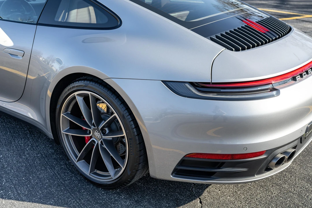 2020 Porsche 992 Carrera 4S - Image 15 of 31